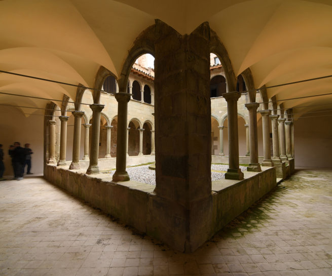 Claustre monestir Sant Tomàs de RiudePeres